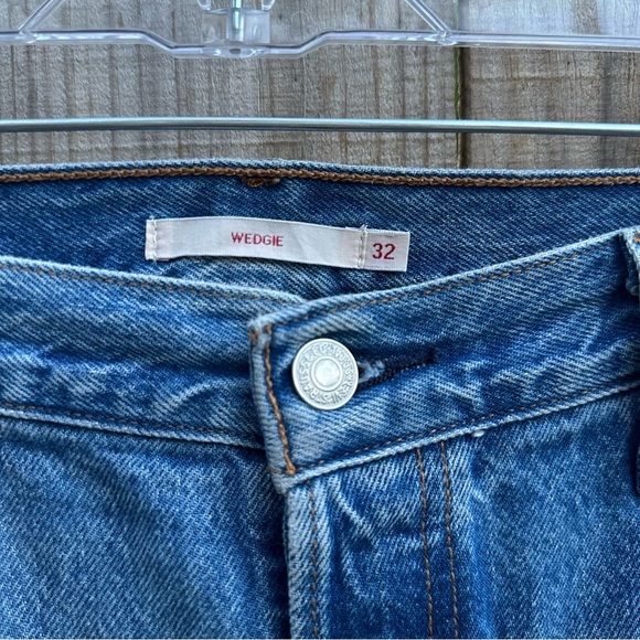 Levi's Premium Blue Distressed Women Jeans Size 32 - Picture 5 of 14